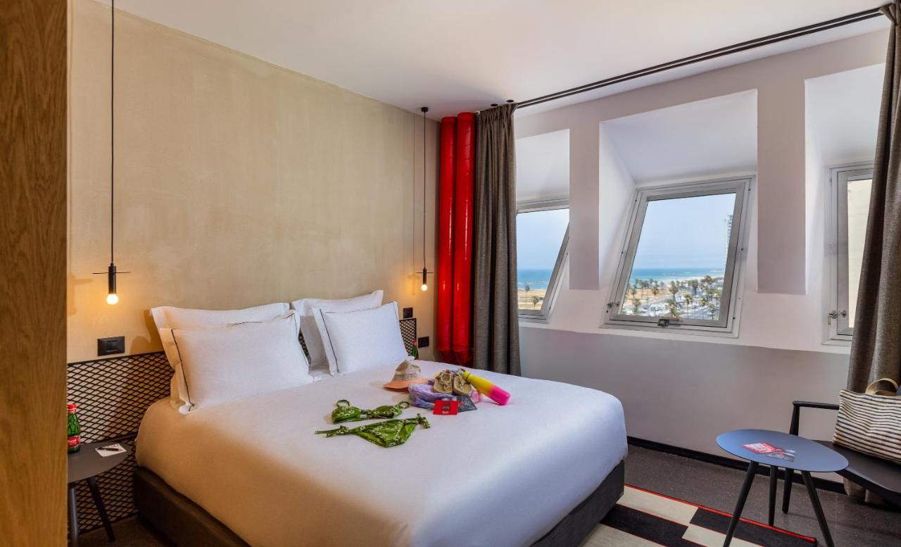 Brown Brut Seafront Hotel, A Member Of Brown Hotels テル・アビブ エクステリア 写真