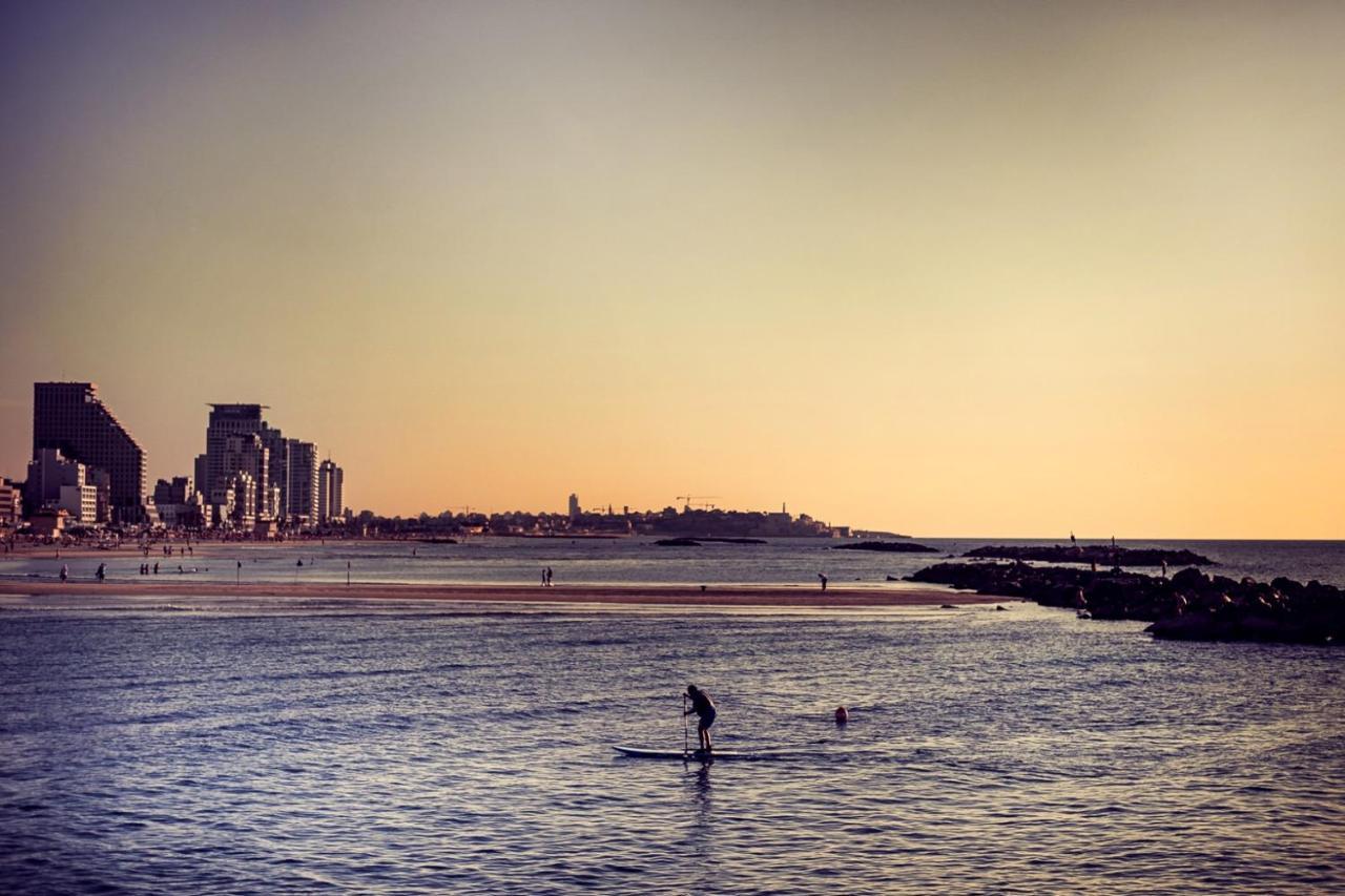 Brown Brut Seafront Hotel, A Member Of Brown Hotels テル・アビブ エクステリア 写真