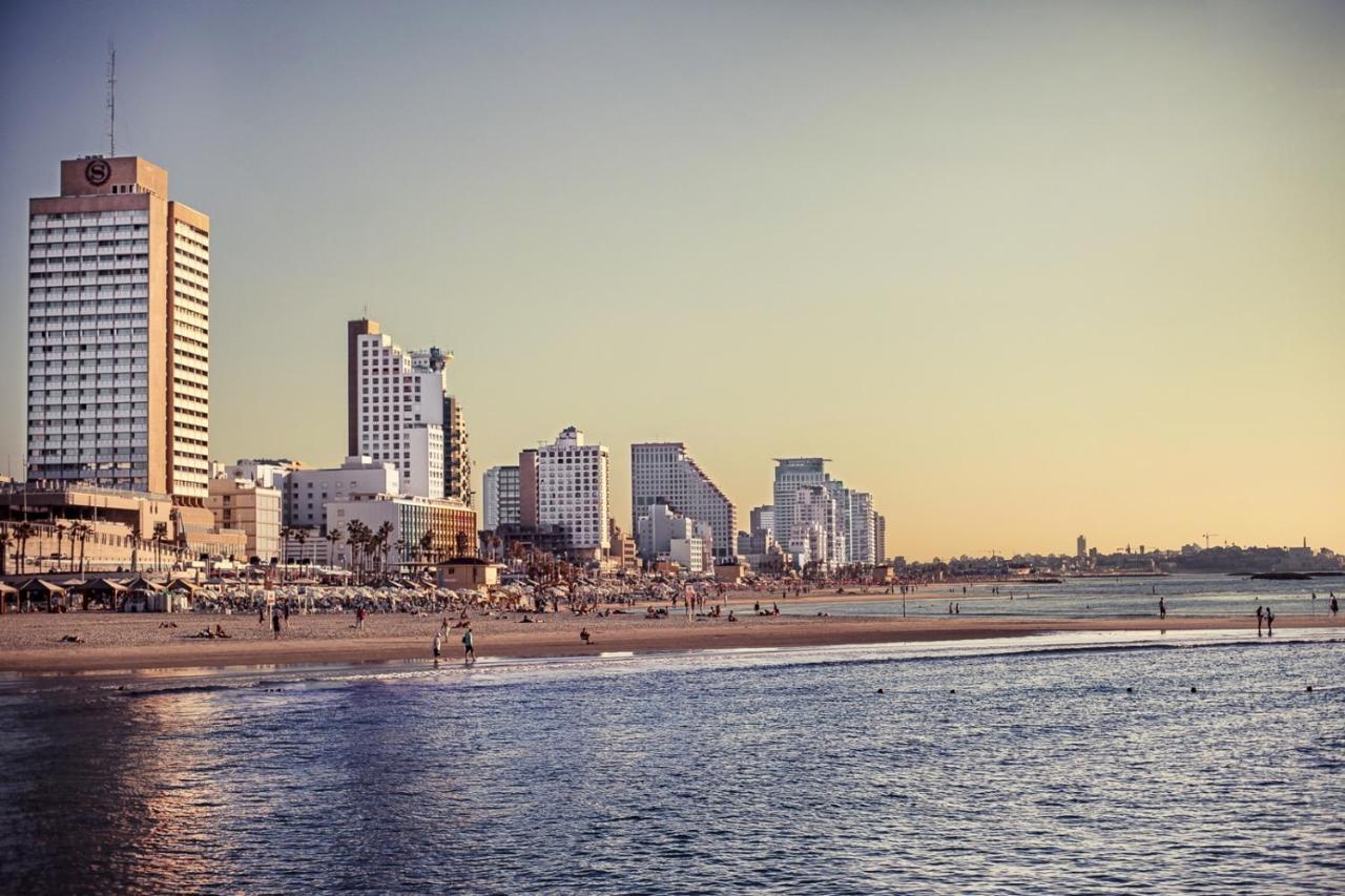 Brown Brut Seafront Hotel, A Member Of Brown Hotels テル・アビブ エクステリア 写真