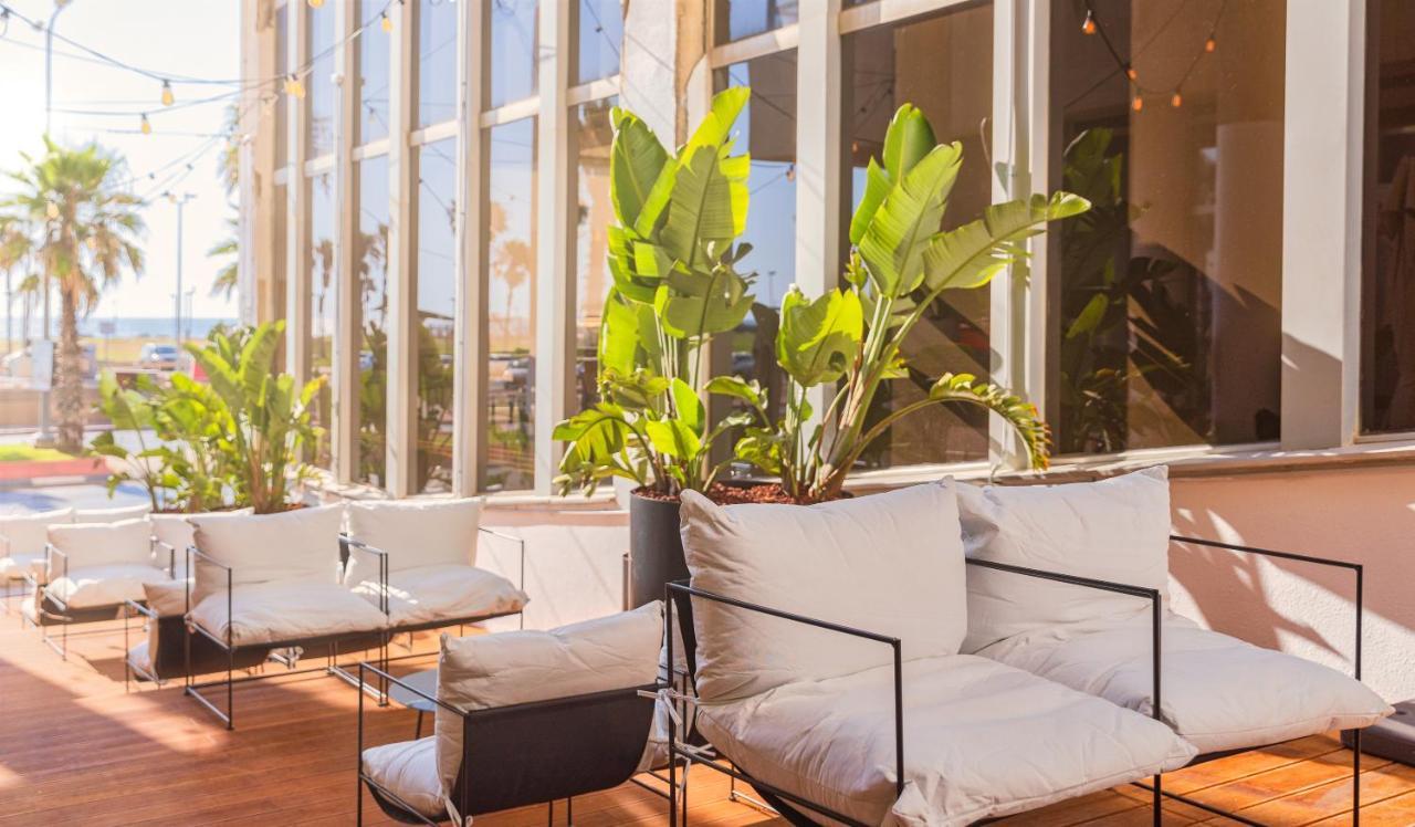 Brown Brut Seafront Hotel, A Member Of Brown Hotels テル・アビブ エクステリア 写真