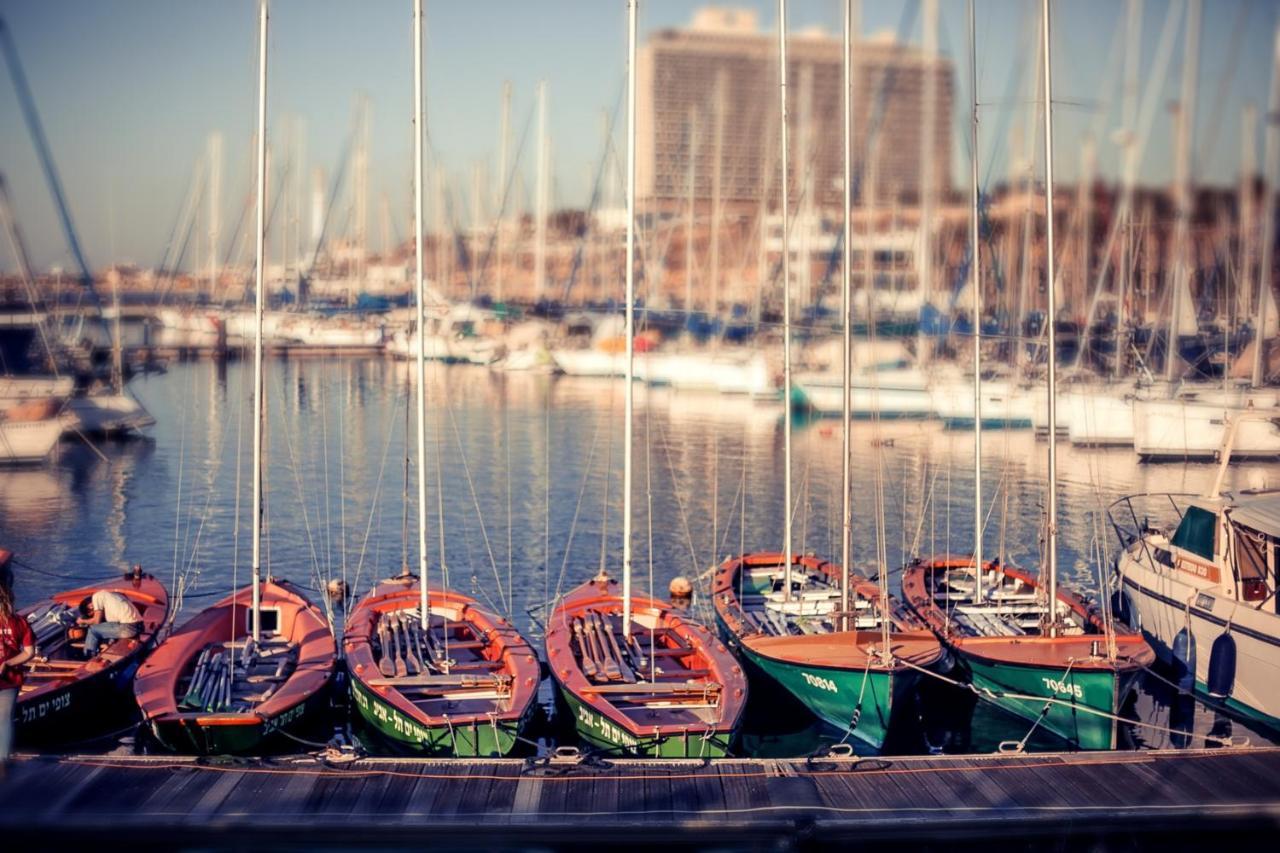 Brown Brut Seafront Hotel, A Member Of Brown Hotels テル・アビブ エクステリア 写真