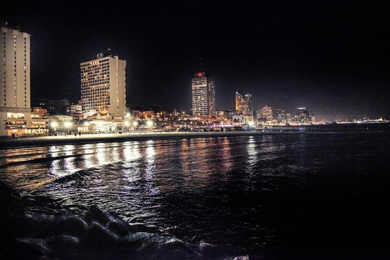 Brown Brut Seafront Hotel, A Member Of Brown Hotels テル・アビブ エクステリア 写真