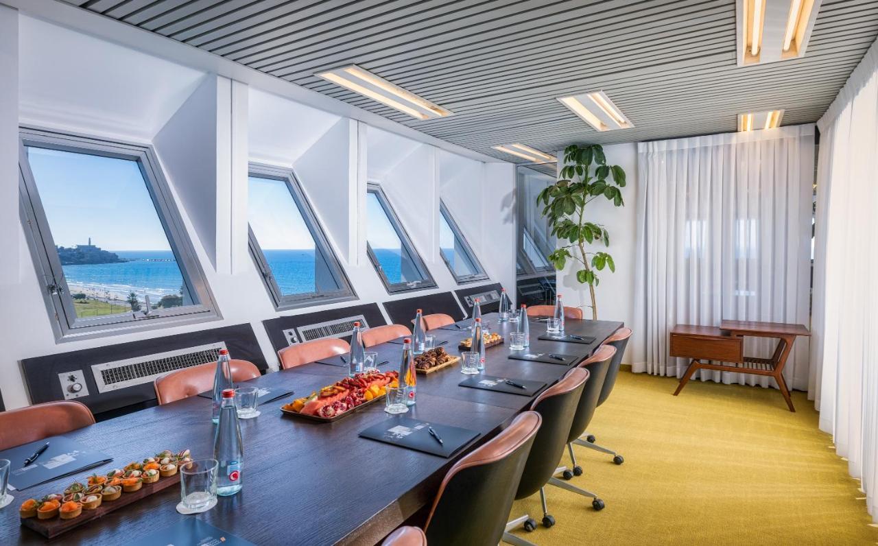 Brown Brut Seafront Hotel, A Member Of Brown Hotels テル・アビブ エクステリア 写真