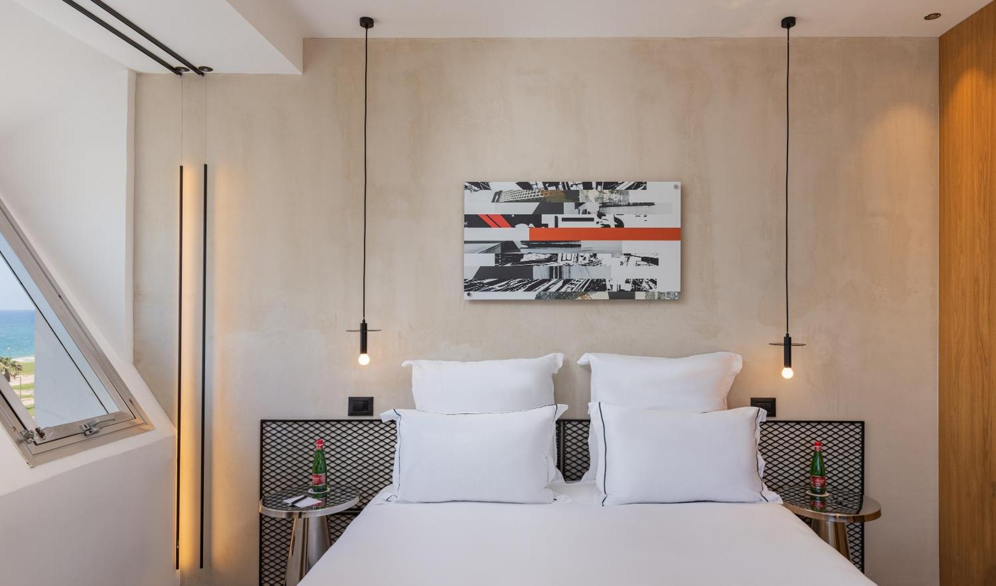 Brown Brut Seafront Hotel, A Member Of Brown Hotels テル・アビブ エクステリア 写真