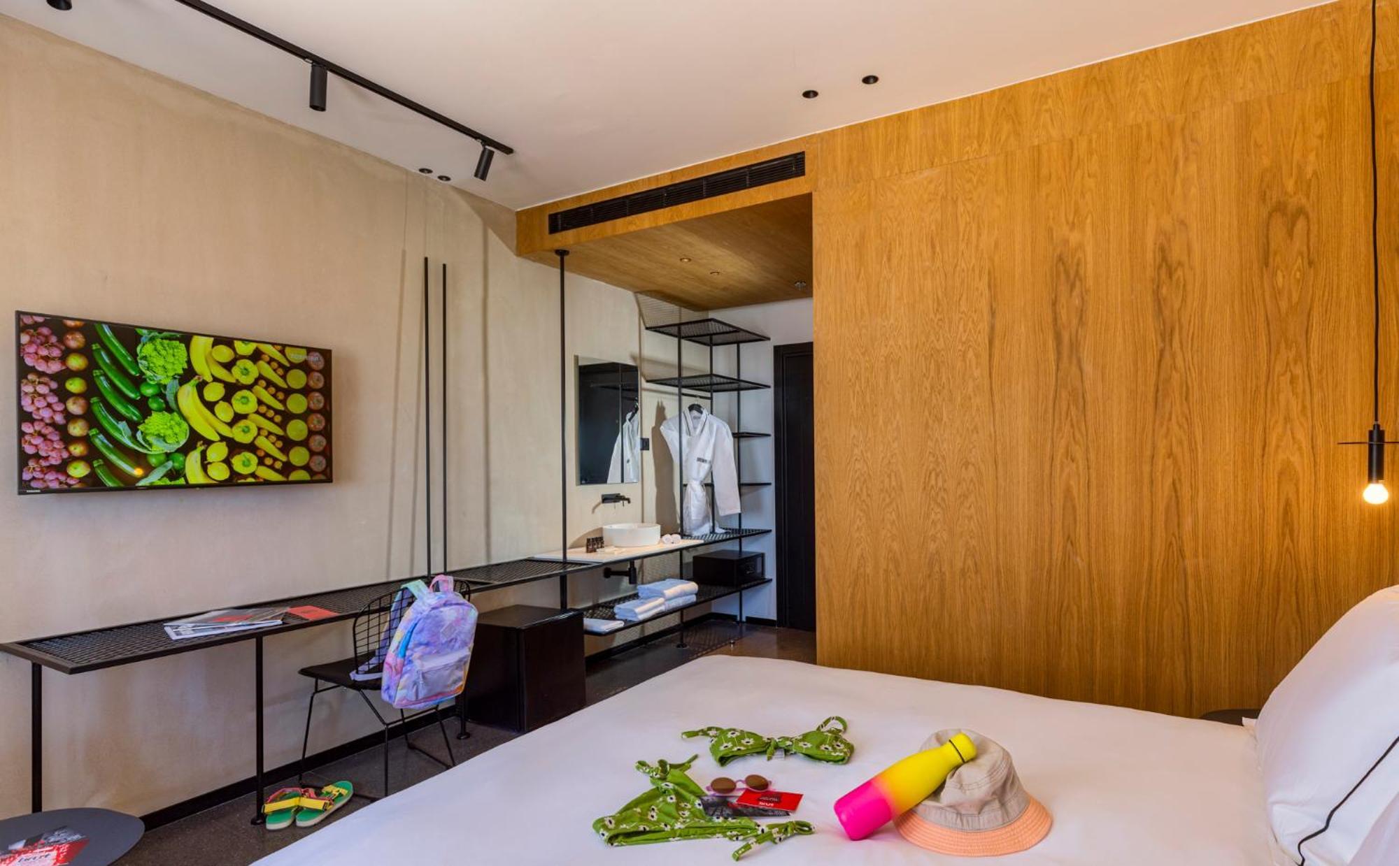 Brown Brut Seafront Hotel, A Member Of Brown Hotels テル・アビブ エクステリア 写真