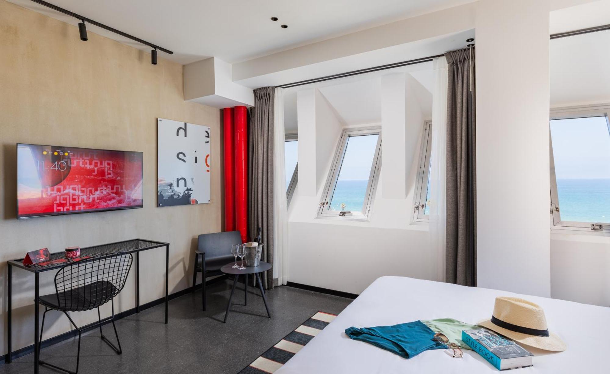 Brown Brut Seafront Hotel, A Member Of Brown Hotels テル・アビブ 部屋 写真